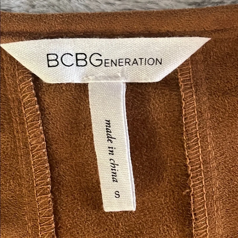 BCBG Generation Ladies Russet Faux Suede Top - Picture 2 of 7